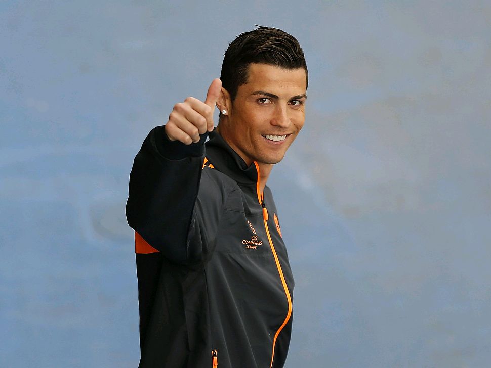 利物浦冬窗动态：1亿镑与曼联争夺中场新星，埃利奥特或回归