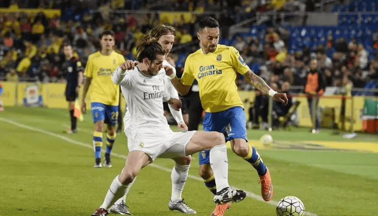 队记揭秘：雄鹿意图以库兹马为核心筹码追莫兰特，搭建字母哥新搭档阵容